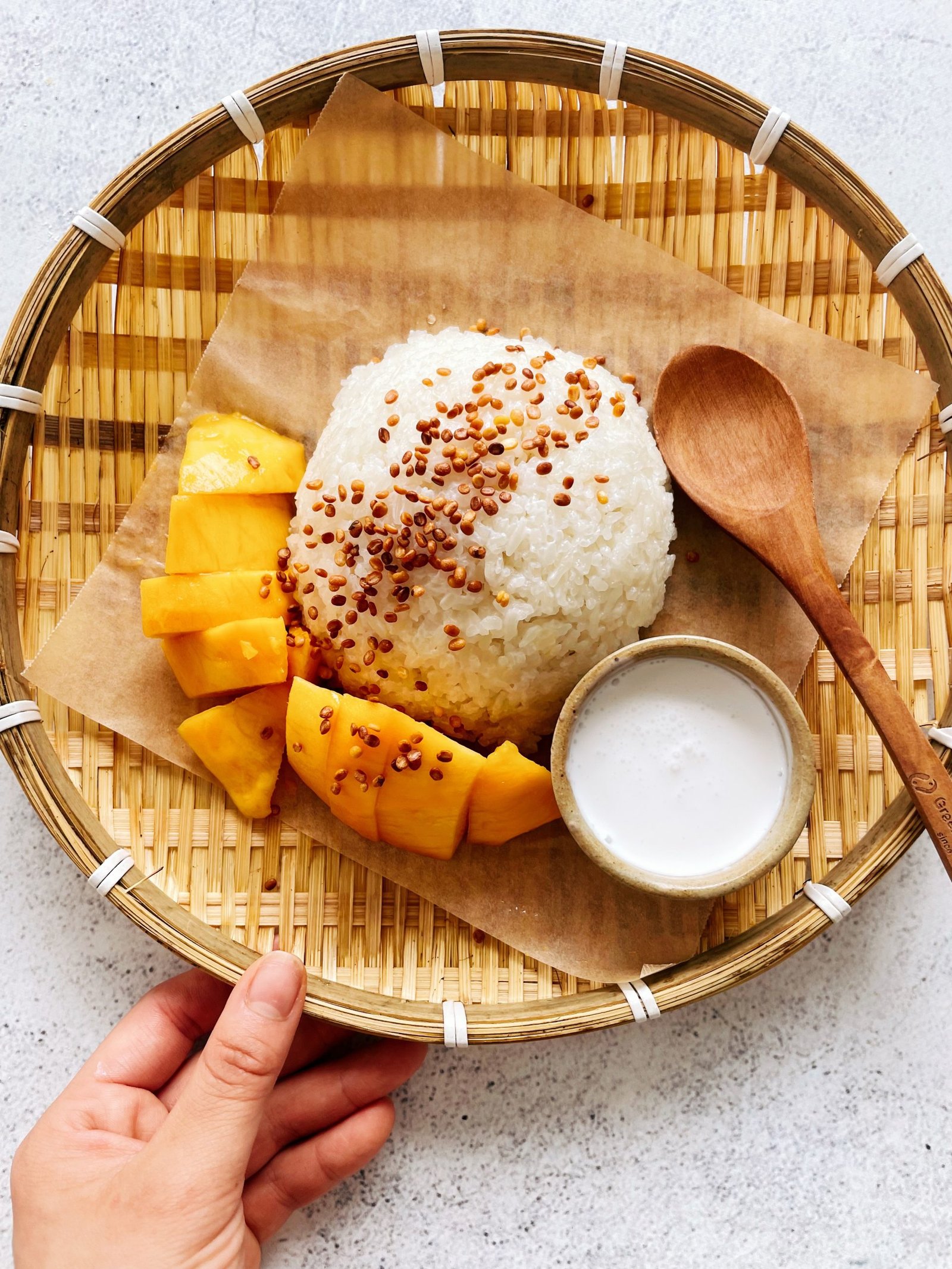 When is the ideal time to serve Thai mango sticky rice?