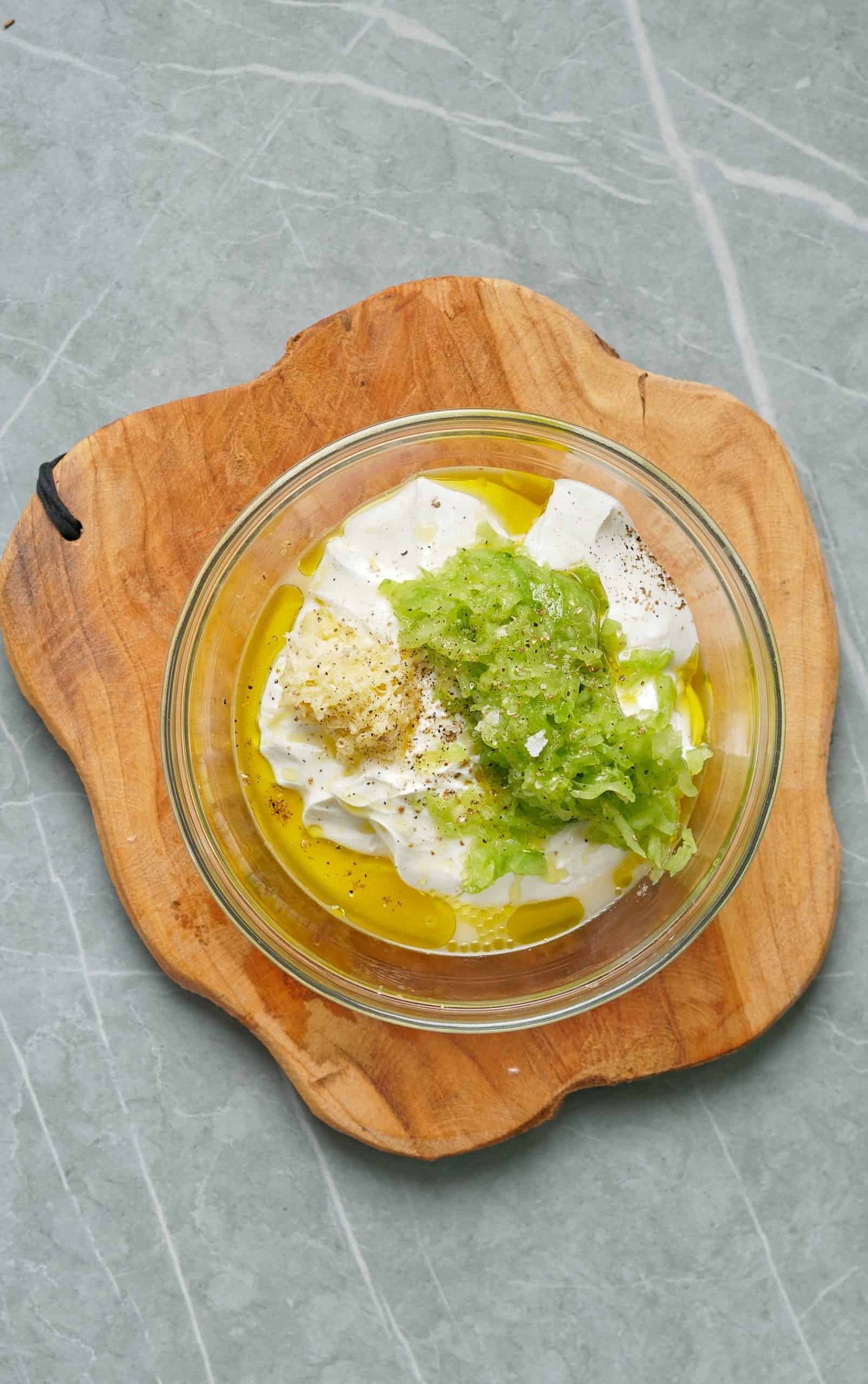 What is the recipe for authentic Greek tzatziki sauce?